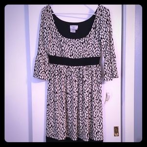 MAGGIE L DRESS SIZE 8 NWT